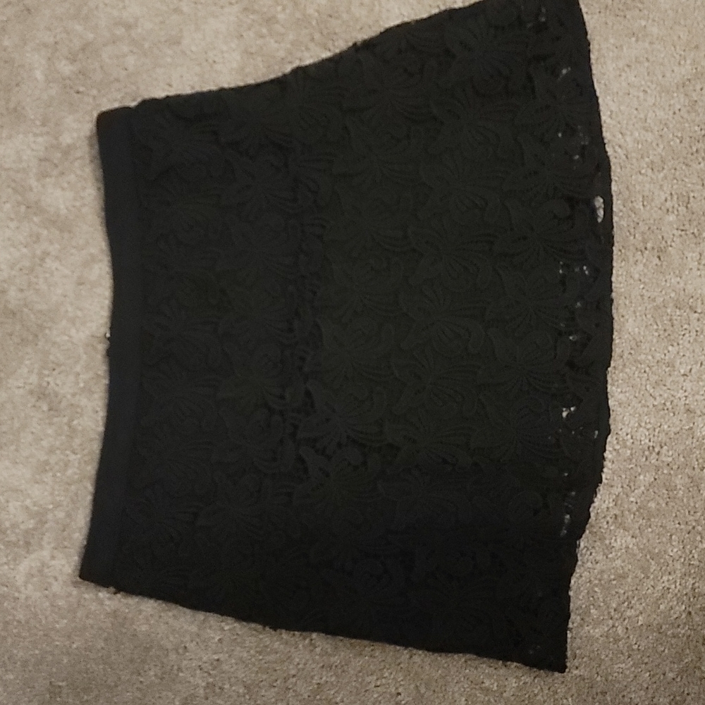 Lace skirt